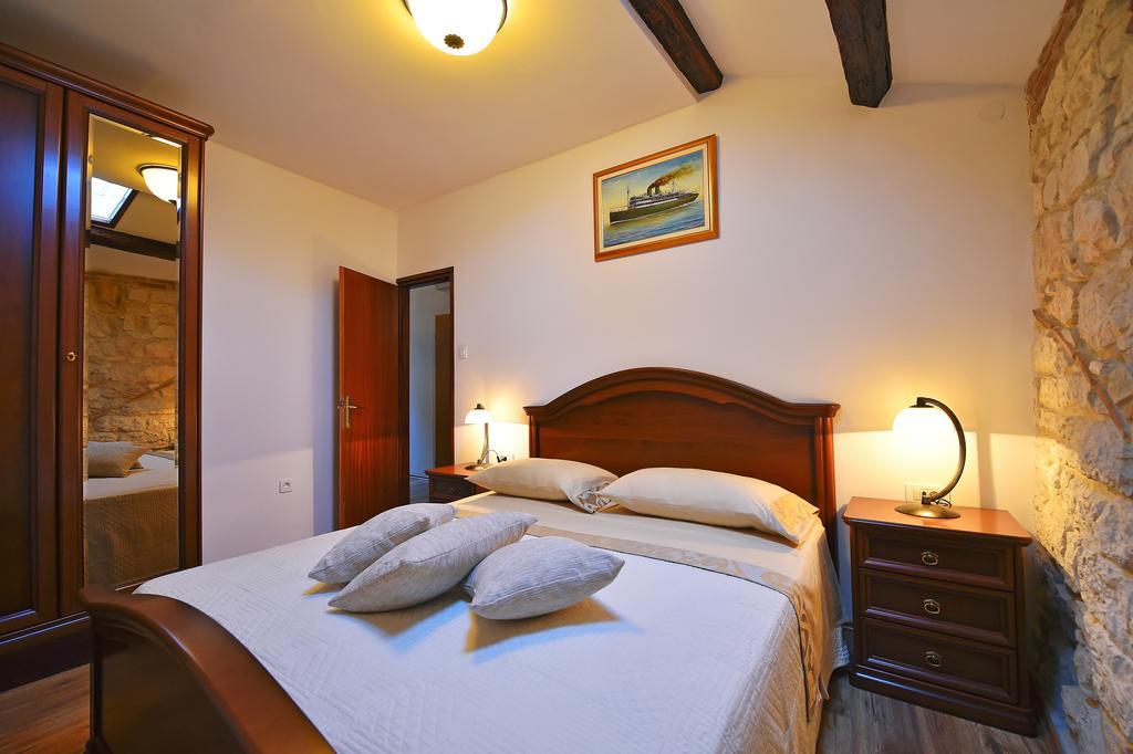 Antique Apartment Arsenale Ровинь Экстерьер фото