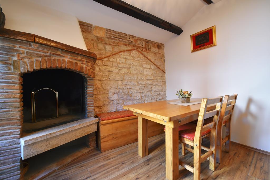 Antique Apartment Arsenale Ровинь Экстерьер фото